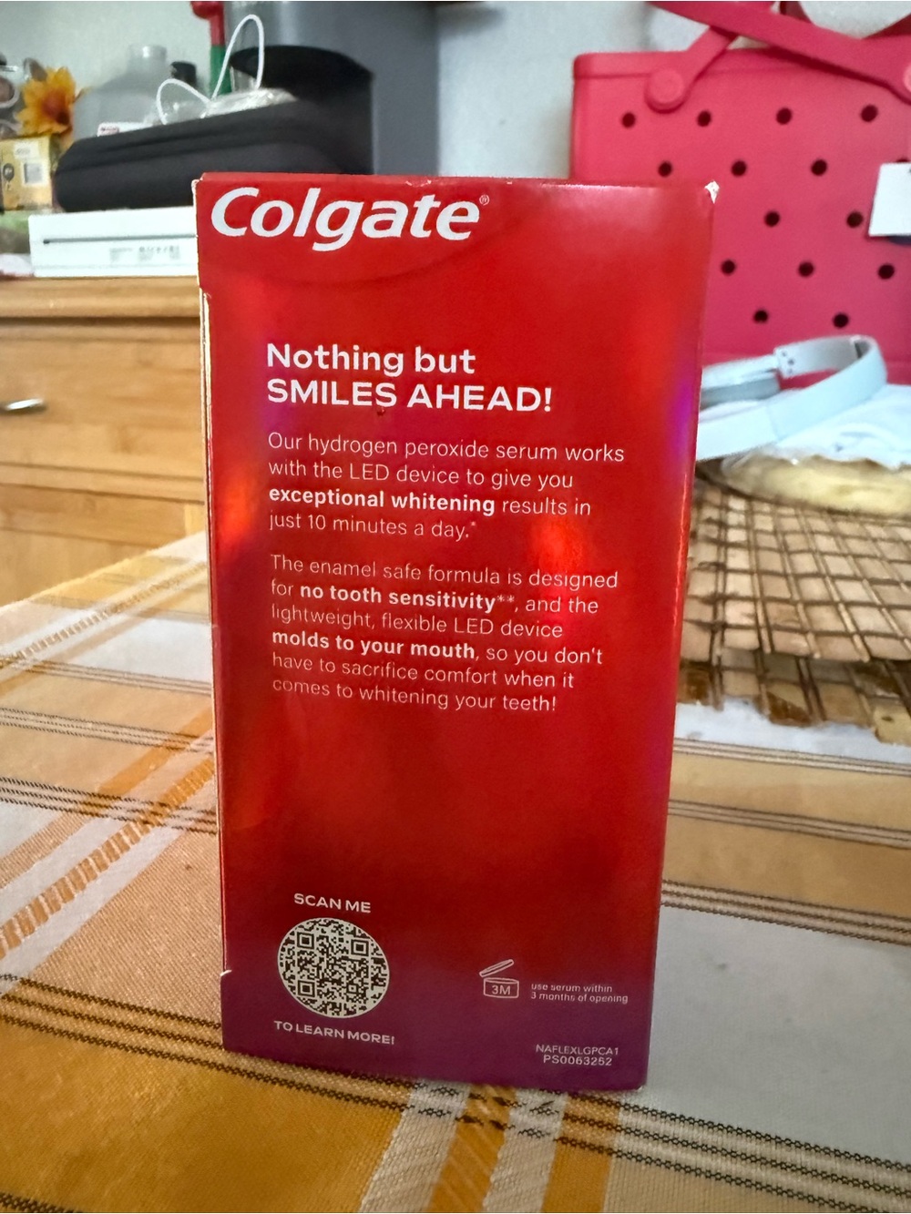 Colgate LED Teeth Whitening Kit - Picture 2 of 4